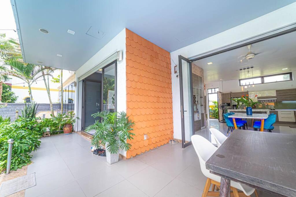 Maison Khu Vuon Nhiet Doi * TP. Hồ Chí Minh