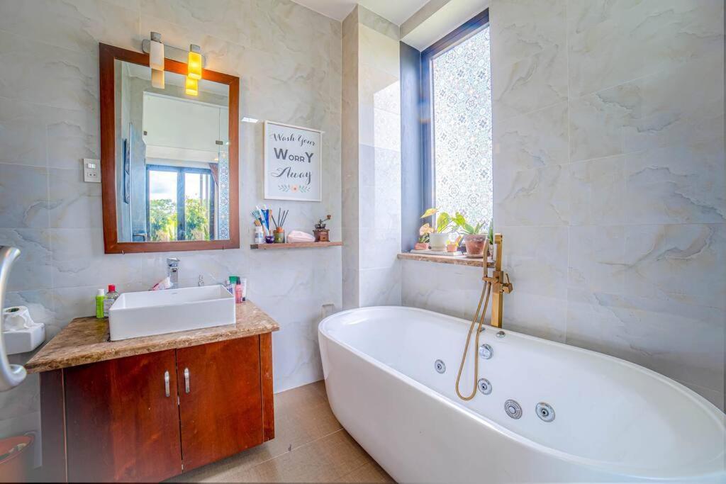 Maison Khu Vuon Nhiet Doi Biệt thự TP. Hồ Chí Minh